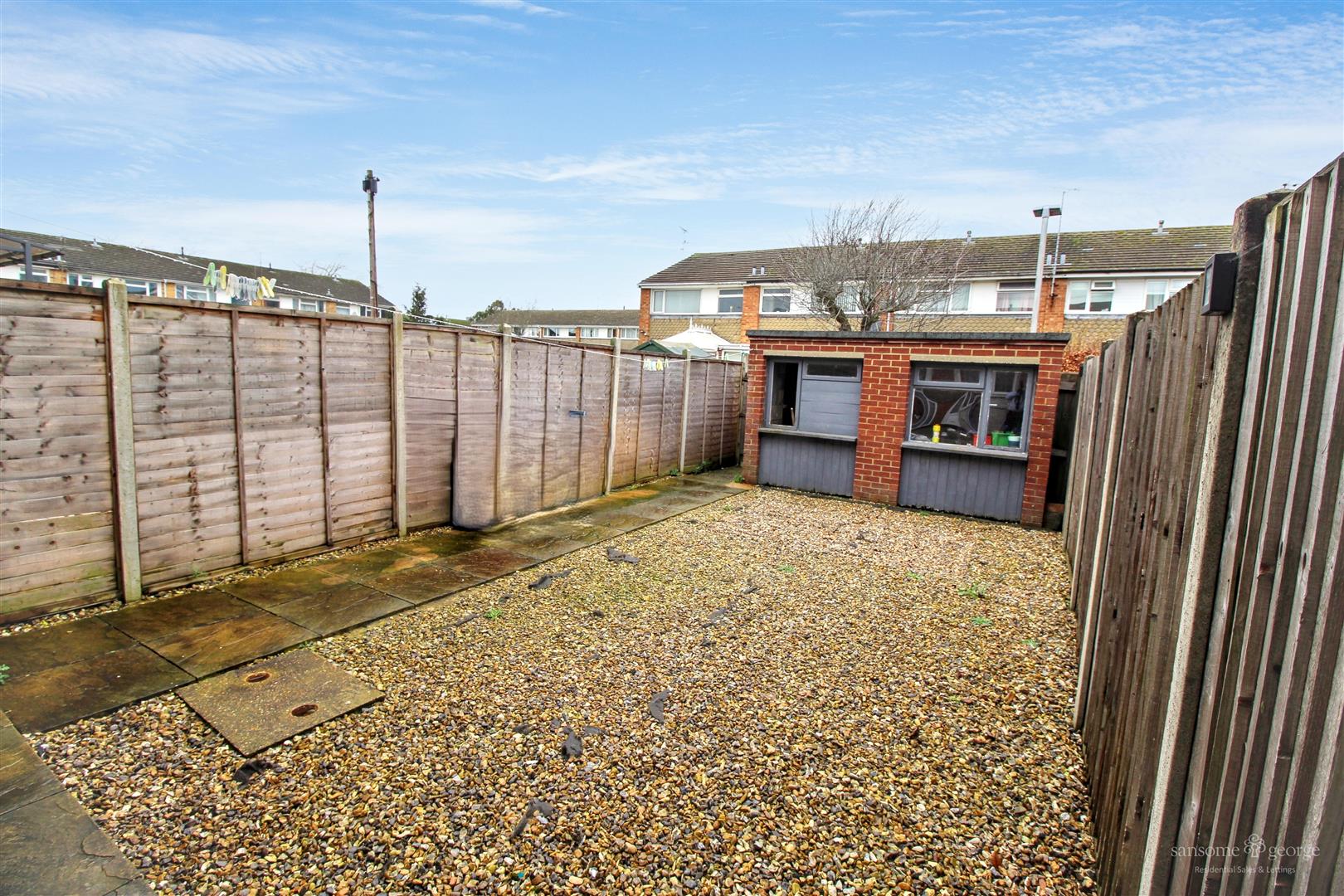 3 bed property in Poole Close, Reading